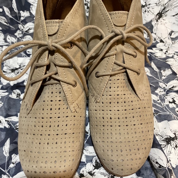 Cobb Hill by New Balance Booties - Picture 3 of 12